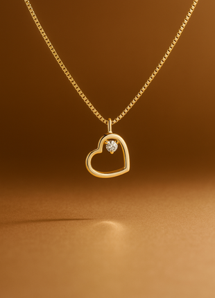 Zlatna ogrlica s dijamantom u obliku srca
