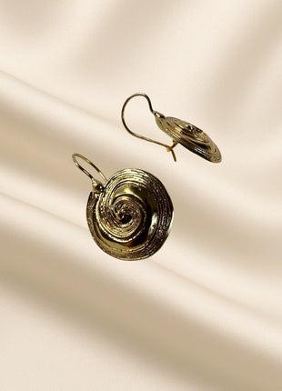 Silver earrings with gold plating in the shape of a spiral
