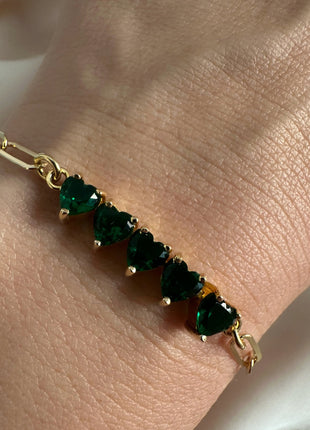 Bracelet with heart-shaped zircons