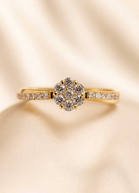 Yellow gold ring with diamonds (0.20 ct)
