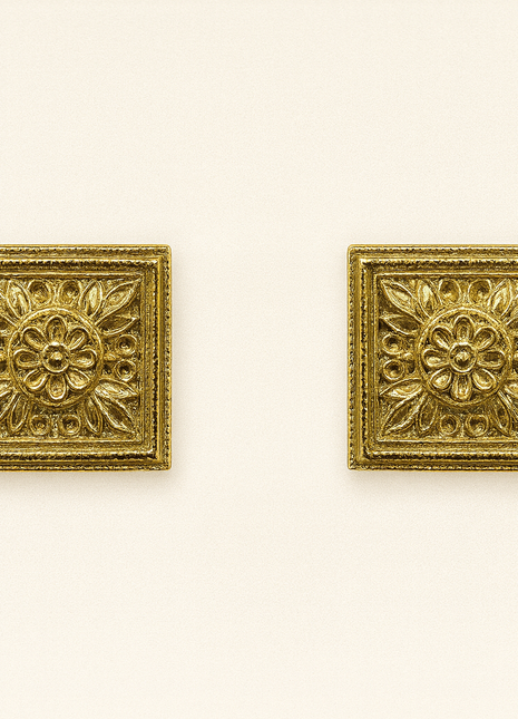 Reljefne kvadratne naušnice