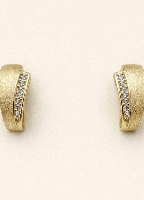 Pozlaćene srebrne naušnice s linijom cirkona