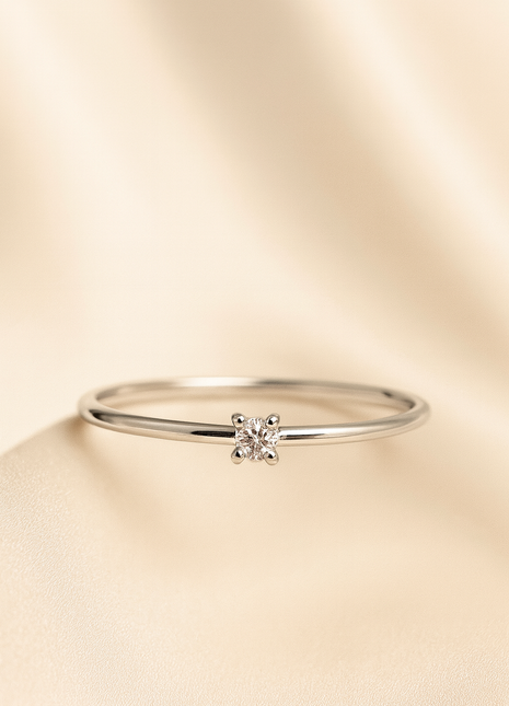 Engagement ring with diamond