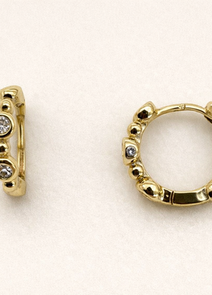 Pozlaćene naušnice s  cirkonima – elegantan dizajn