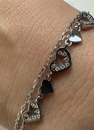 Silver bracelet with heart motif