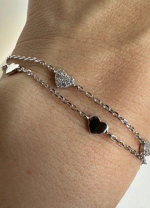 Doppeltes Silberarmband mit Herzmotiven
