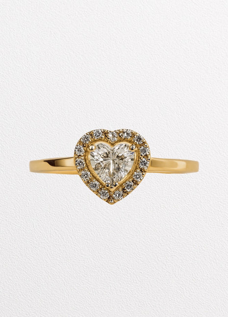 Zlatni prsten s dijamantima u obliku srca