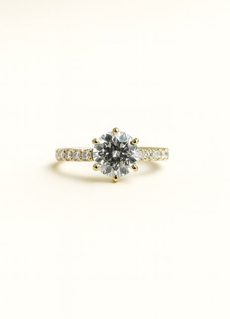 Zlatni prsten s dijamantima